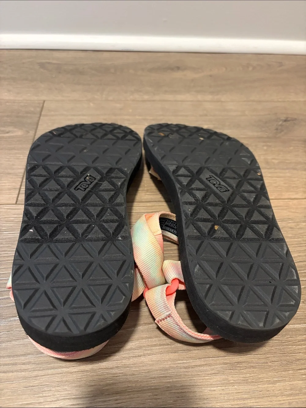 Women’s Teva Tie-Dye Sorbet size 10